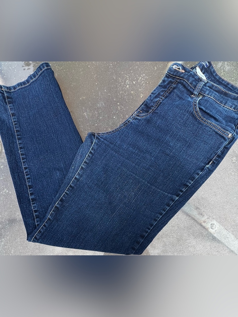 Bandolino Women's Skinny Jeans - Dark Blue Wash. size 10.